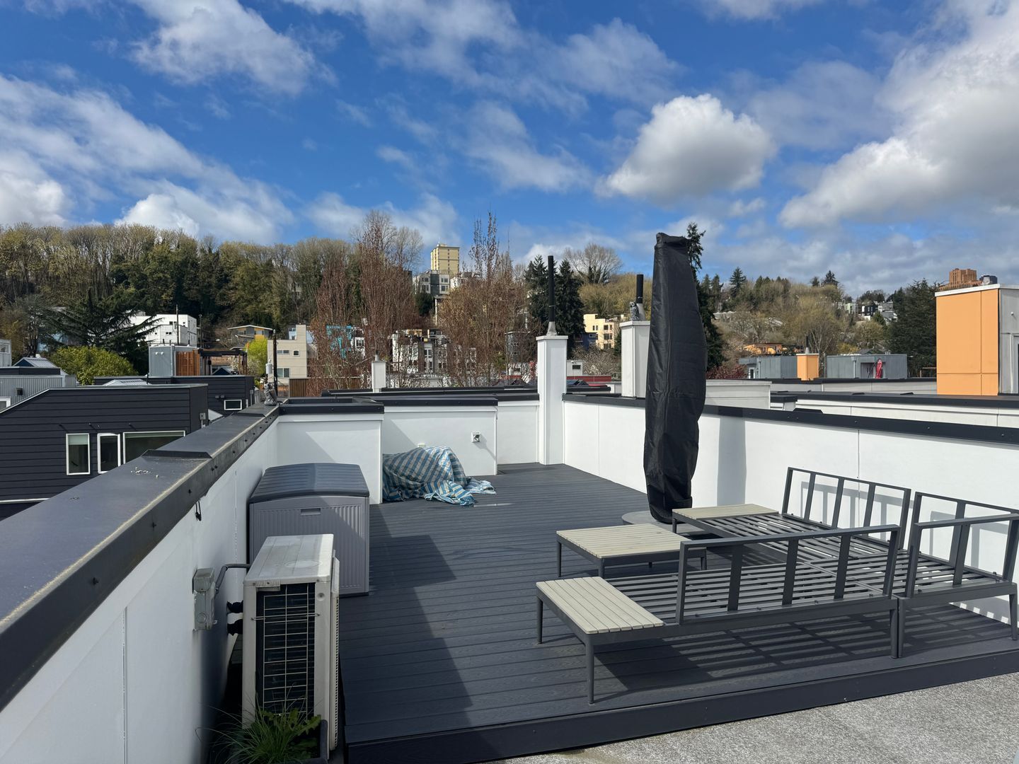 Building Photo - North Beacon Hill Townhouse