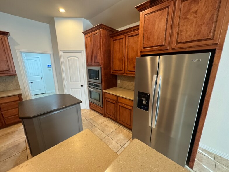 Building Photo - 569 Griffith Dr