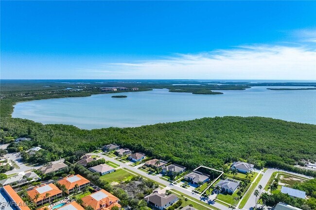 Building Photo - 1871 Dogwood Dr