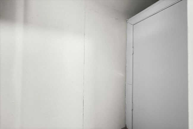Building Photo - 10042 Grayton St