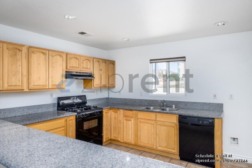 Building Photo - 16201 Viho Rd