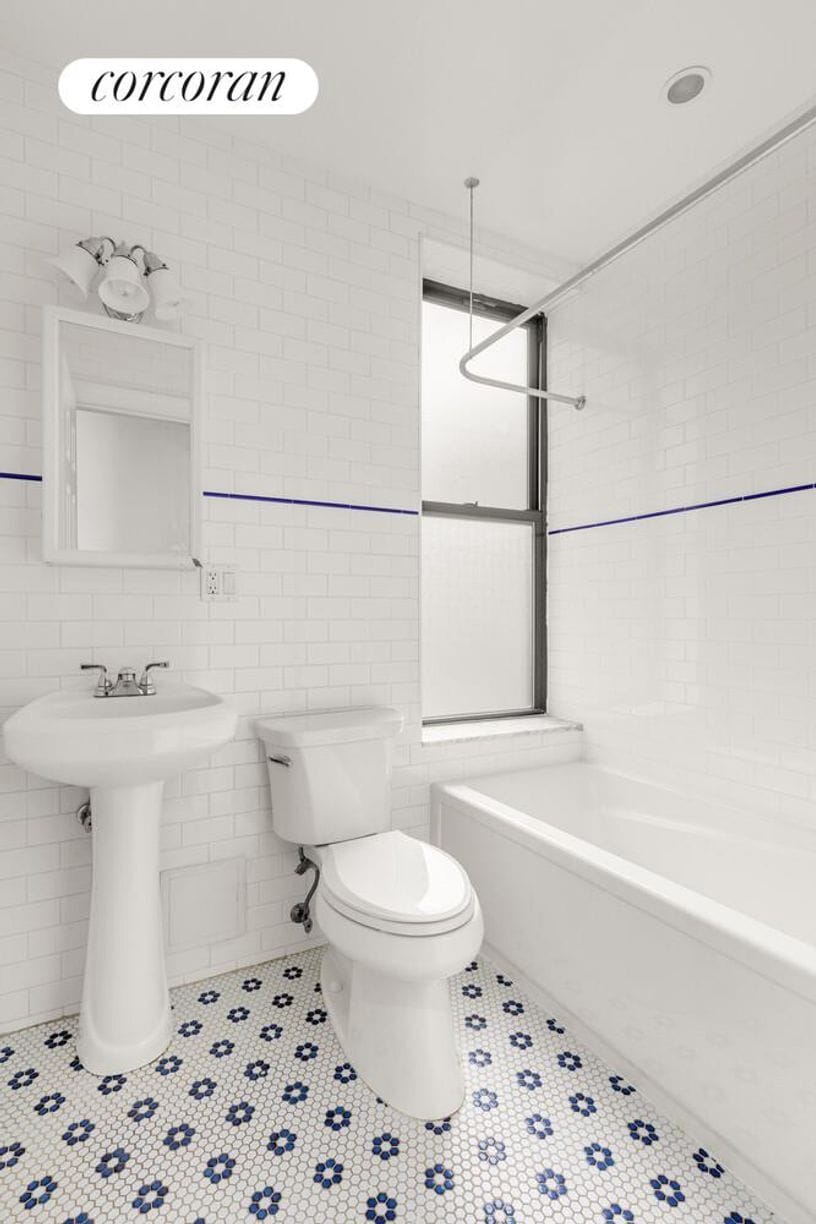 Building Photo - 11 1/2 W 84th St