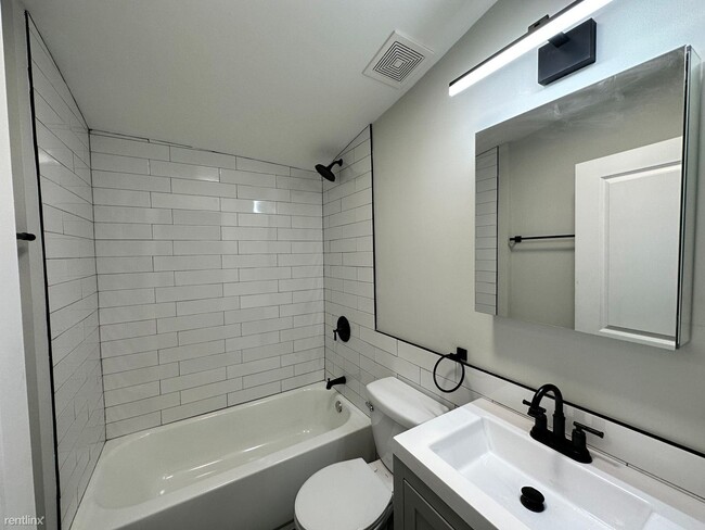 Building Photo - 4 br, 2 bath House - 2142 S Fairfield Ave