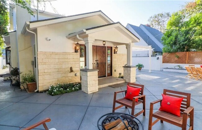 Building Photo - 3815 Laurel Canyon Blvd