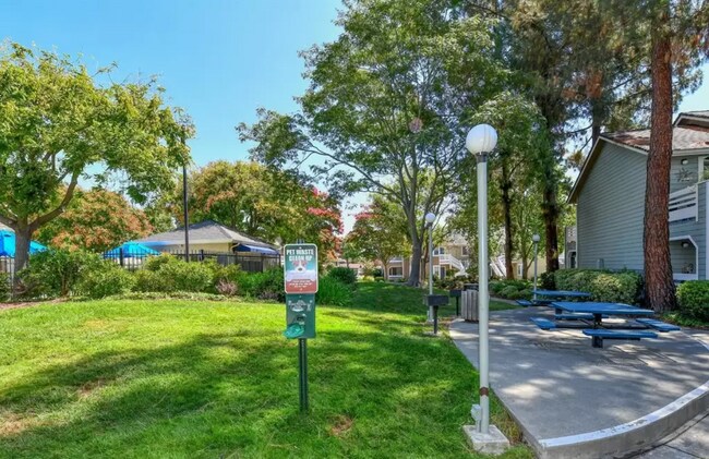 Building Photo - 2915 N Texas St