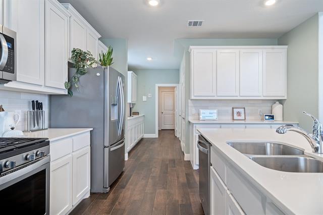 Building Photo - 7012 Willow Thorne Dr