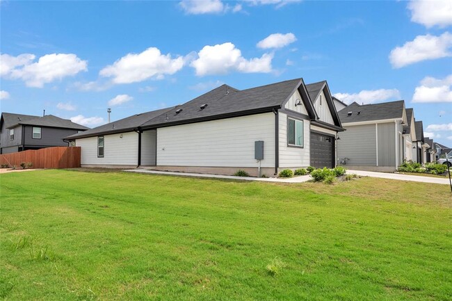 Building Photo - 185 Sandringham Lp