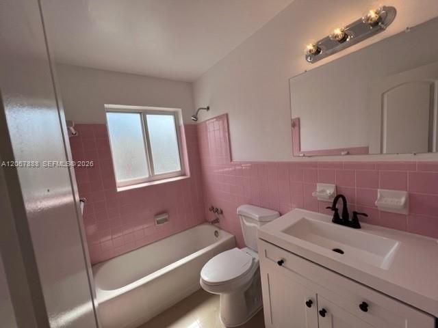 Building Photo - 949 W Kalmia Dr