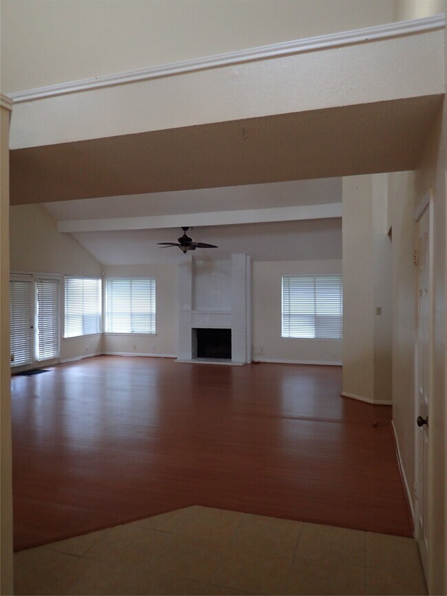 Building Photo - 2130 Greencove Ln