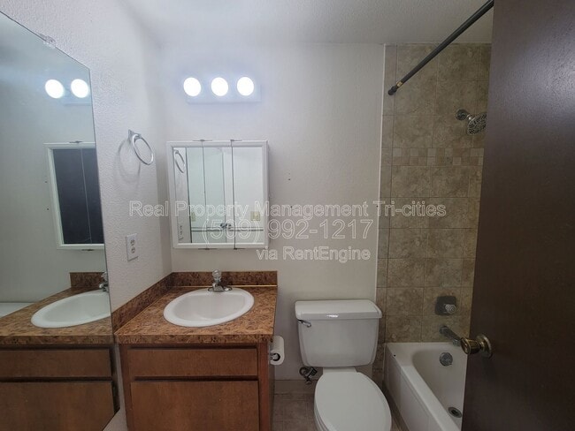 Building Photo - 8831 W Entiat Ave