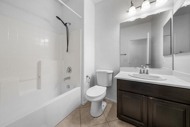 Building Photo - Well-Maintained 4-Bed, 3-Bath Home in Gated Community