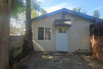 Building Photo - Charming 1BR House in San Fernando