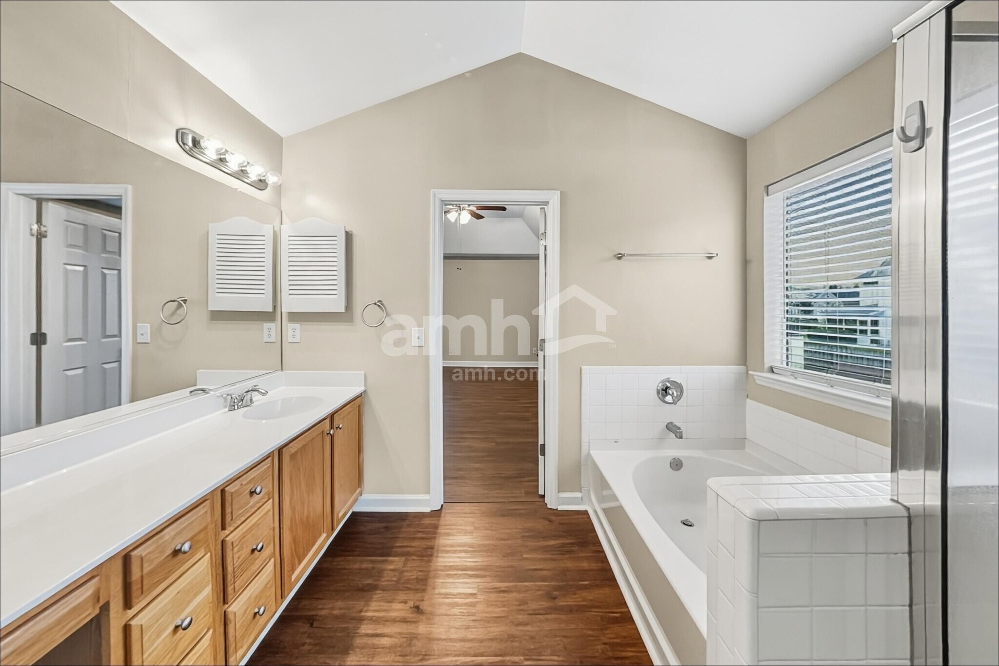 Building Photo - 202 Curico Ln