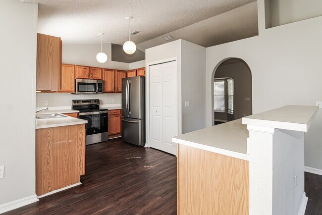 Building Photo - 4088 Everett Ave