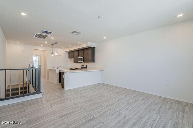 Building Photo - 2669 S Peppertree Dr