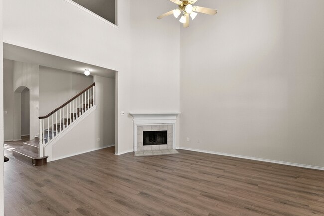 Building Photo - 18106 Castle Rain Dr