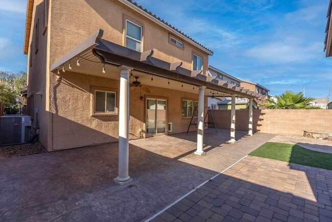 Building Photo - 1067 Fish Pond Ave