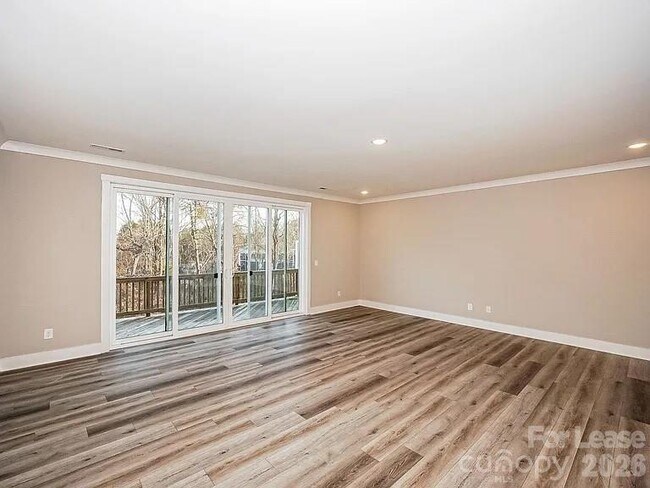 Building Photo - 108 Glencoe Ln