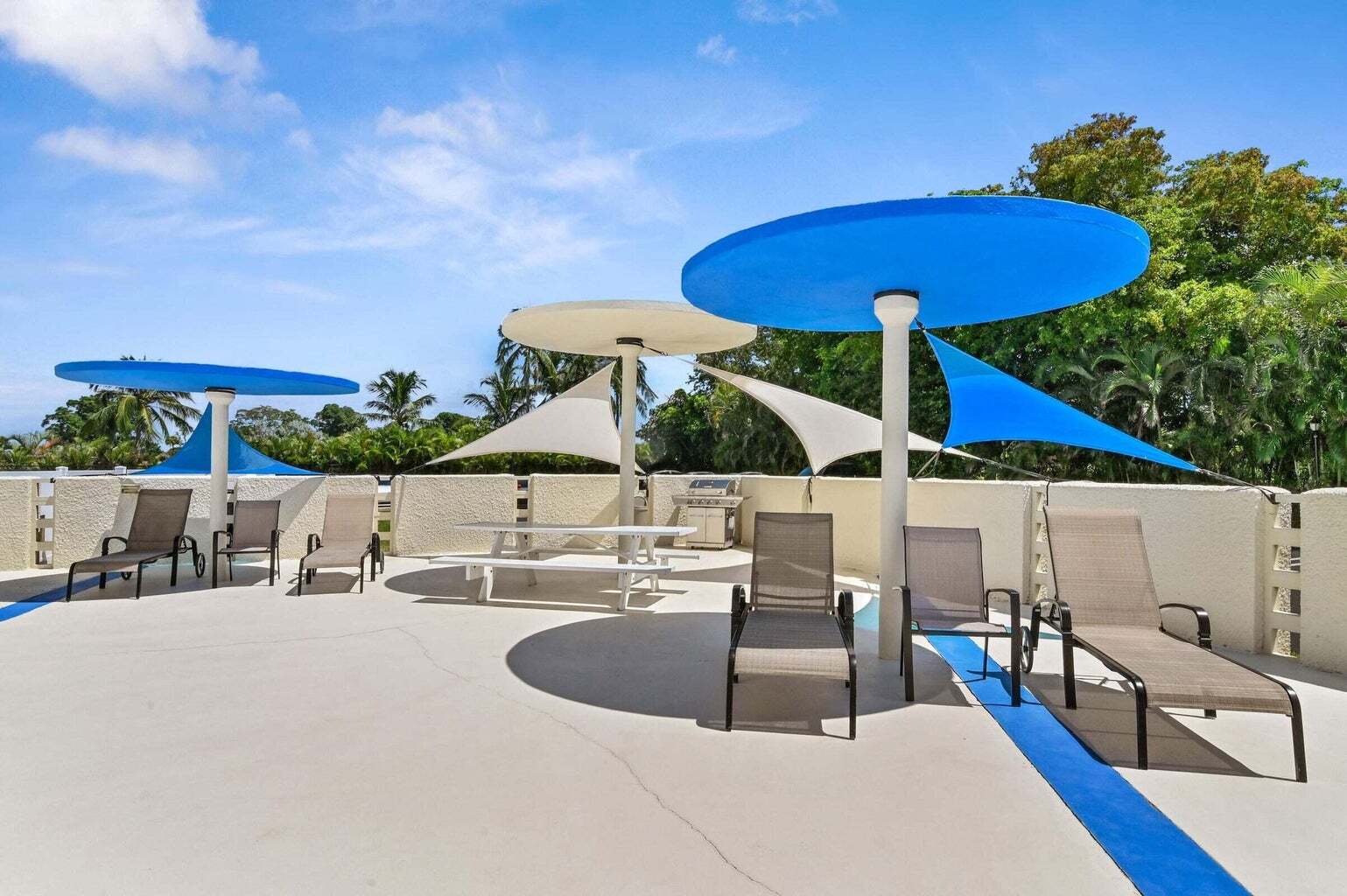 Building Photo - 2000 Presidential Way