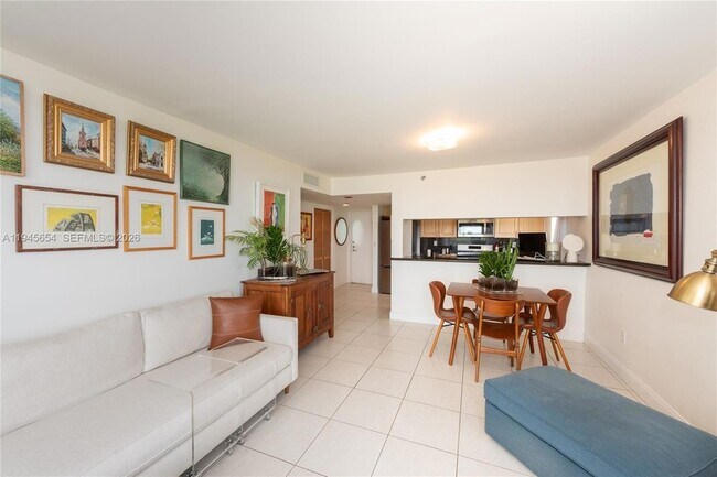 Building Photo - 2400 SW 3rd Ave