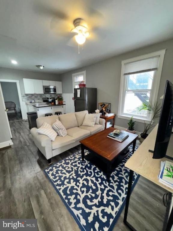 Building Photo - 129 W Miner St