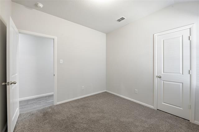 Building Photo - 413 Foxhunter St