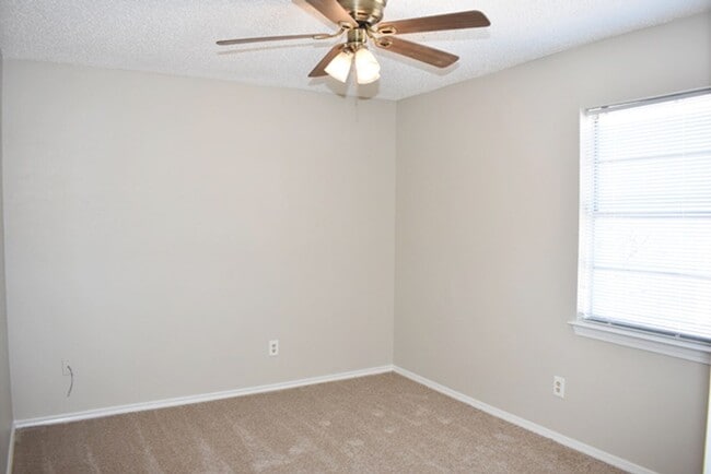 Building Photo - Great 4-2-2 in North Richland Hills, Bridv...