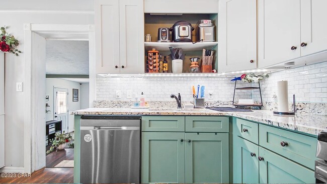 Spacious Kitchen - 3710 W 17th St