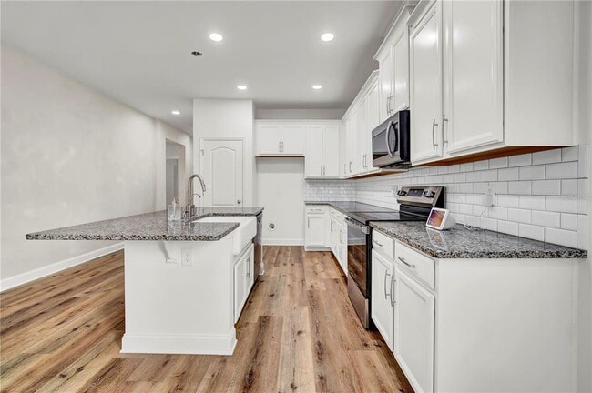 Building Photo - 15539 Murcott Blossom Blvd