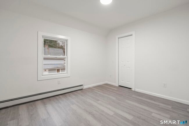 Building Photo - 93 Sunnyside Ave