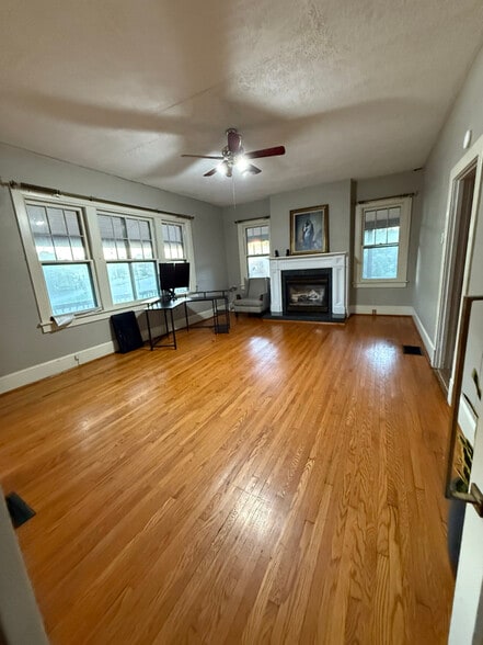 Building Photo - 910 Cedar Creek Grade