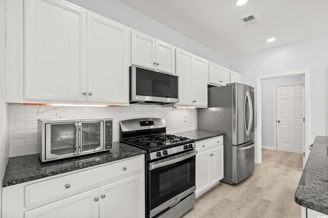 Building Photo - 336 Hidden Cove Dr