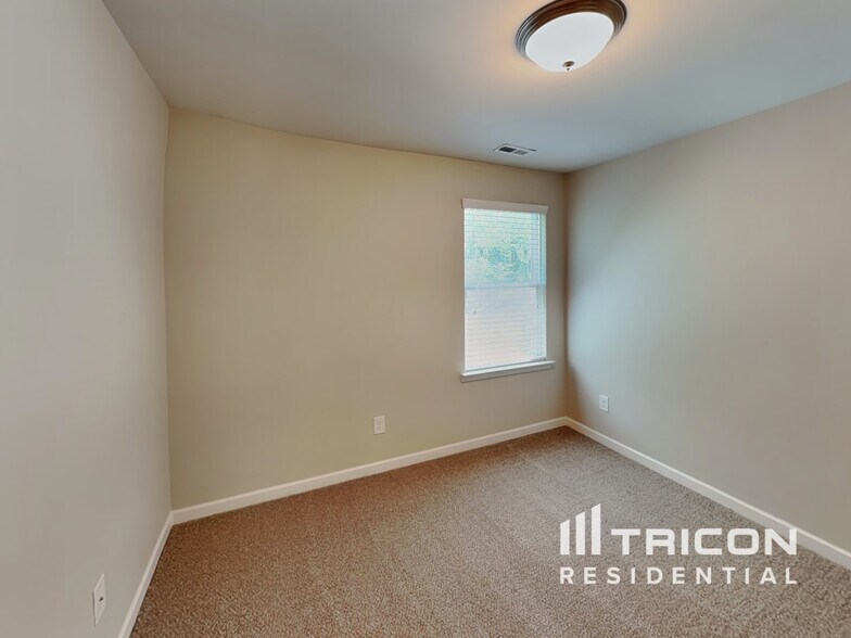 Building Photo - 123 Hickory Sta Ln