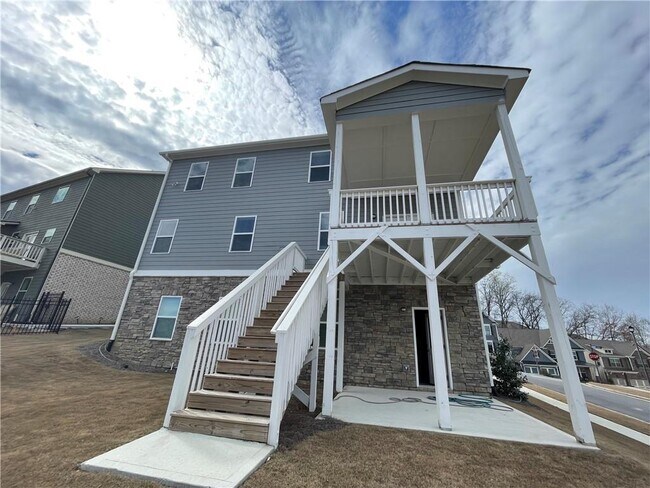 Building Photo - 7214 Whitewater Dr