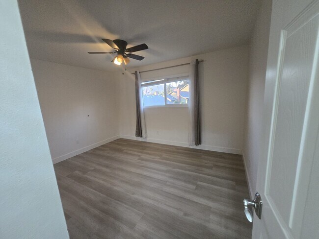 Building Photo - 3400 Bahia Pl