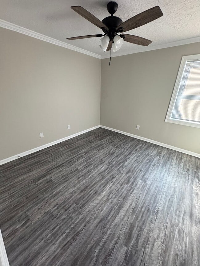 Building Photo - 207 New Petersburg Dr