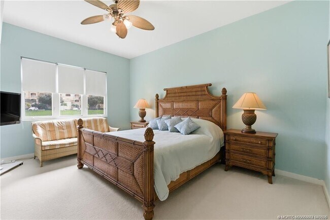 Building Photo - 1 Harbour Isle Dr E