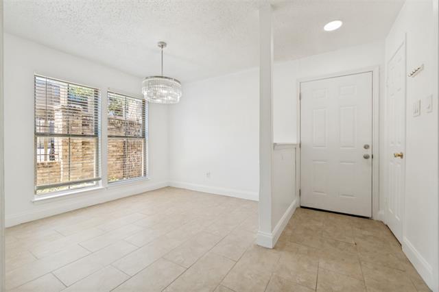 Building Photo - 8560 Park Ln