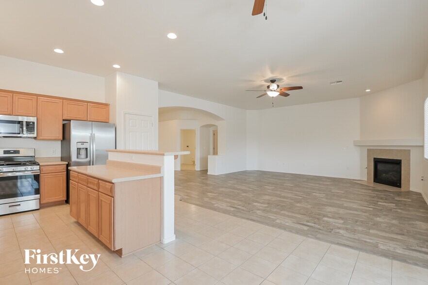 Building Photo - 11549 W Amber Stone Dr