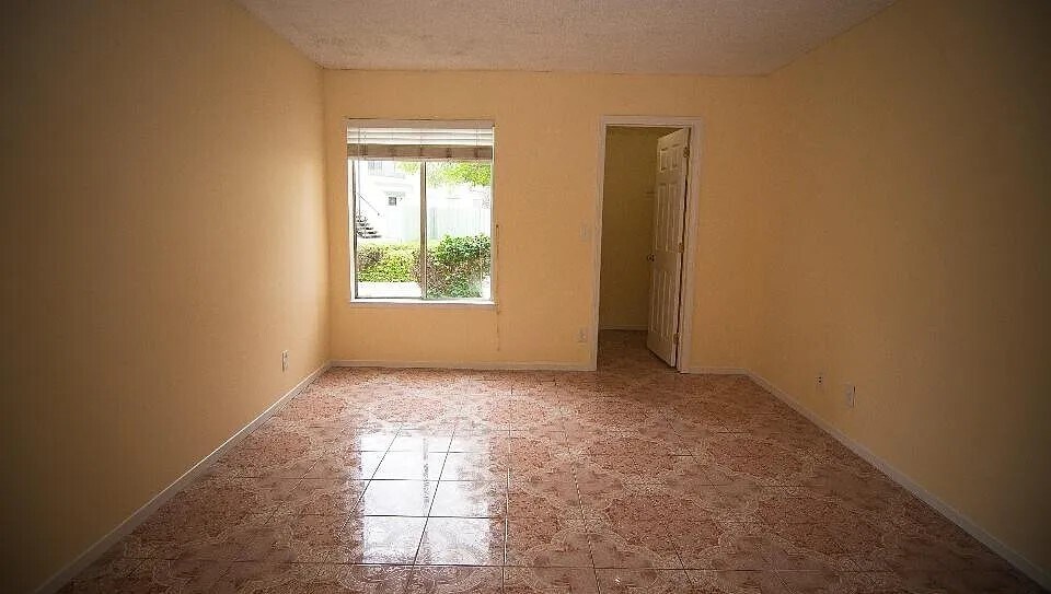 Building Photo - 2436 Bolker Dr