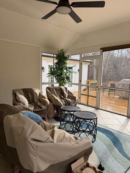 Building Photo - 3912 Faculty Dr