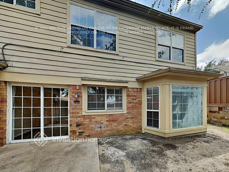 Building Photo - 2107 Stonegate Dr