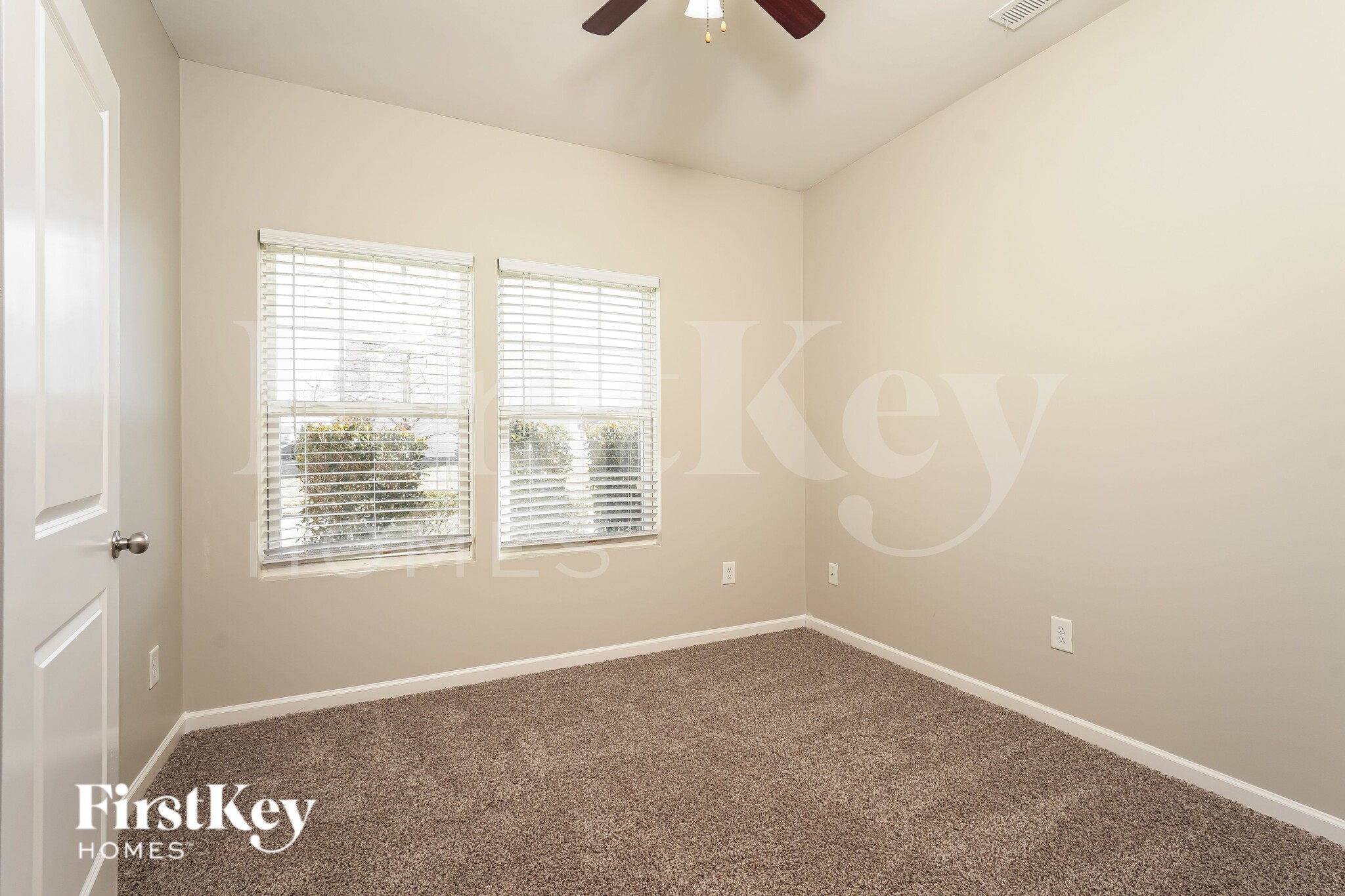 Building Photo - 409 Soaring St