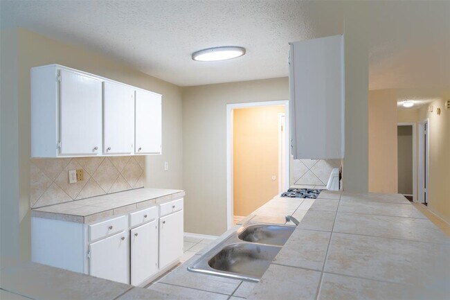 Building Photo - 1815 Ripple Creek Dr