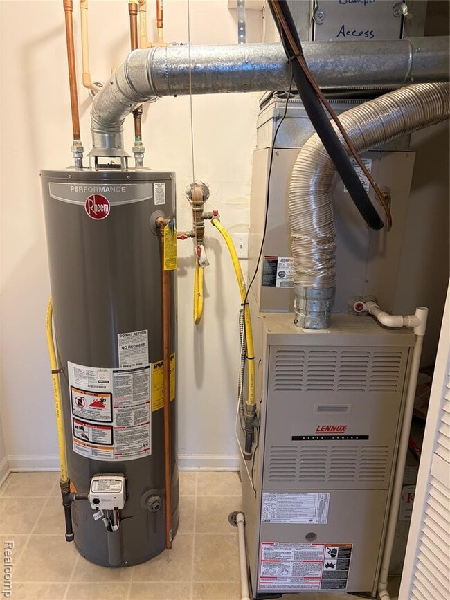 Building Photo - 28518 Carlton Way Dr