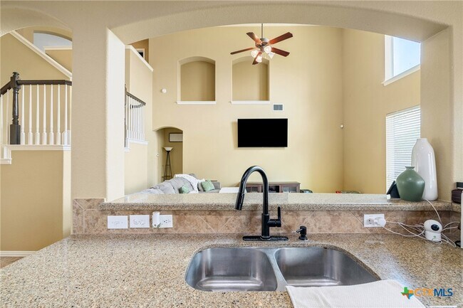 Building Photo - 1002 Wallin Farms Cove