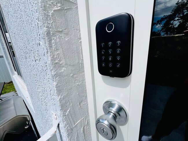 Building Photo - 210 NW 126th St