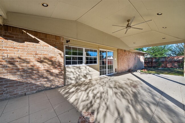 Building Photo - 16419 Cairnway Dr