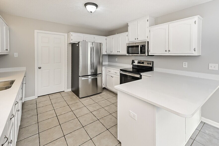 Building Photo - 1439 Clockshop Dr