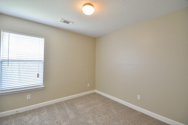 Building Photo - 13027 Lark Point Ct